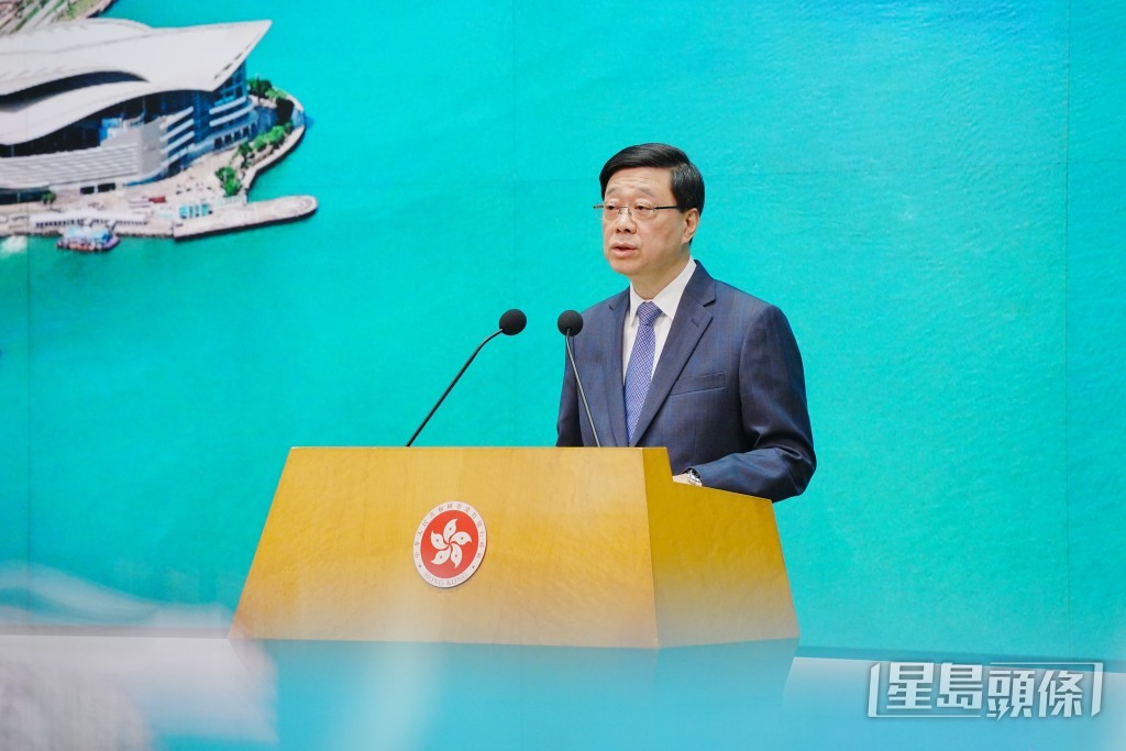 李家超指建設基建用大量公帑，採「用者自付」原則是適當做法。汪旭峰攝