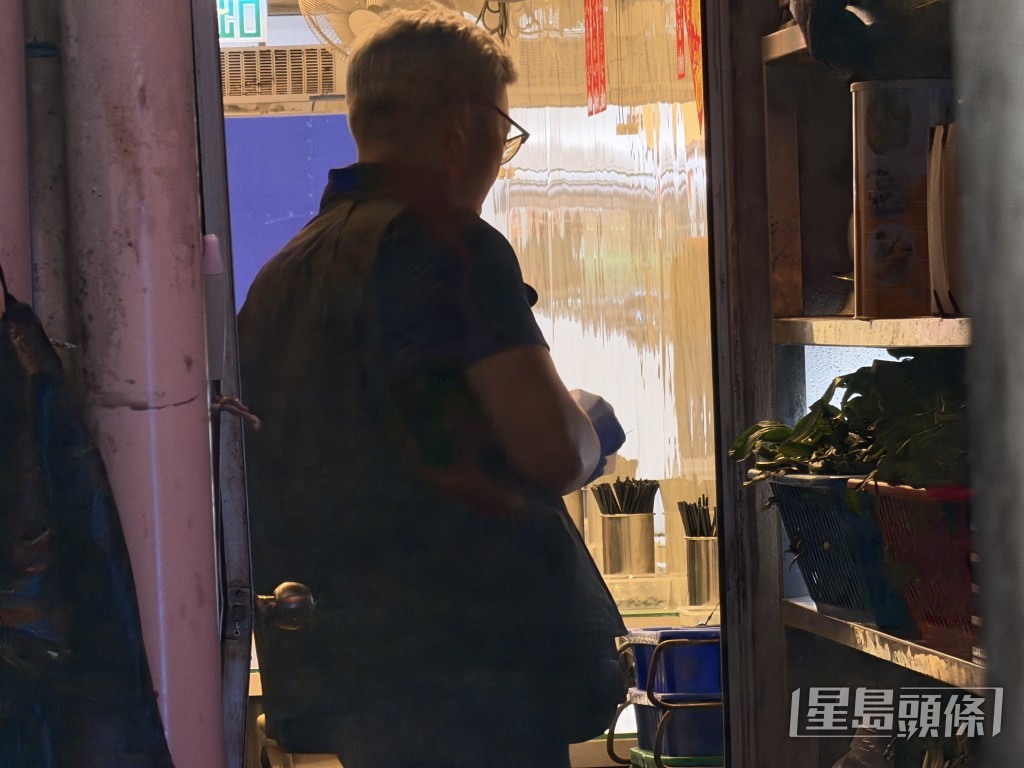 探員到場調查。