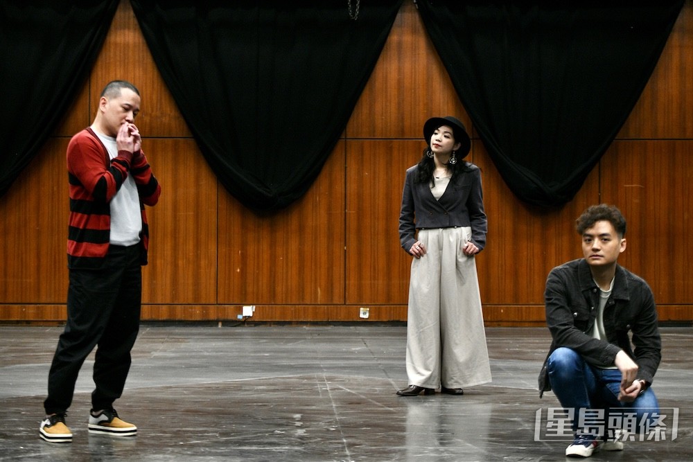 香港原創粵語音樂劇《大狀王》去年公演，空前成功，橫掃十獎。