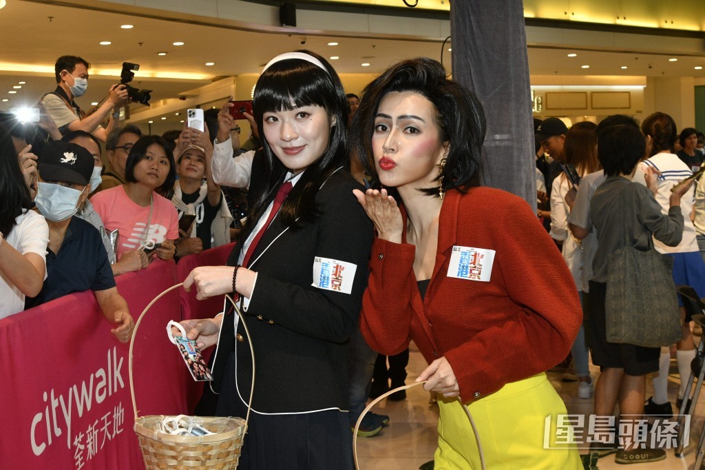 傳嘉莉最搶眼。