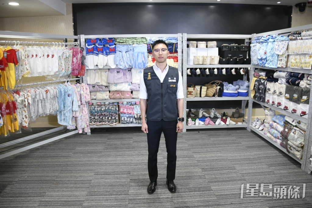 海關版權及商標調查科版權及商標一般調查組高級督察康恩講述行動詳情。