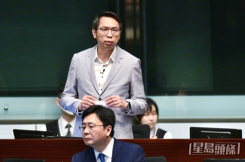 現任選委界議員陸頌雄再次轉跑道,出戰直選。資料圖片 現任選委界議員陸頌雄再次轉跑道,出戰直選。資料圖片