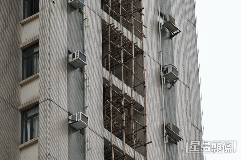 北角富澤花園富嘉閣已完成拆除棚網。 北角富澤花園富嘉閣已完成拆除棚網。