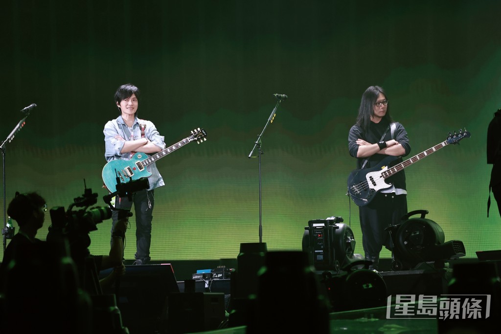 怪獸、瑪莎落力綵排。 怪獸、瑪莎落力綵排。