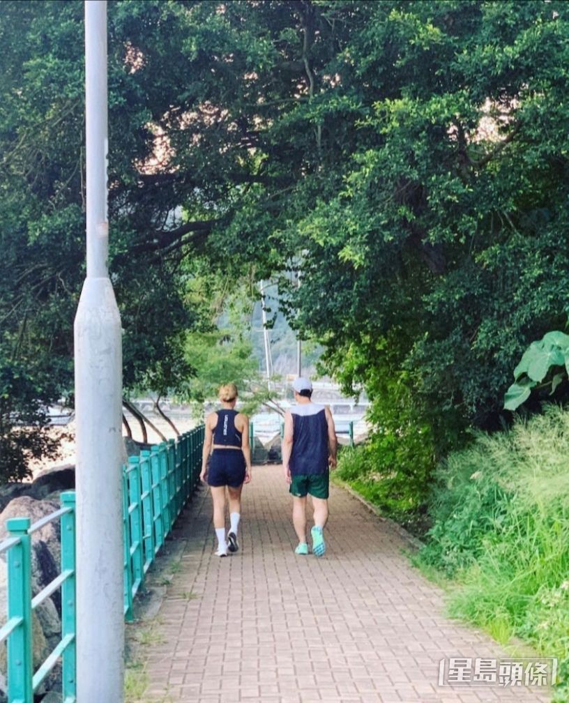 徐濠縈經常運動被捕獲,但與老公一樣私下甚少跟路人合照。 徐濠縈經常運動被捕獲,但與老公一樣私下甚少跟路人合照。