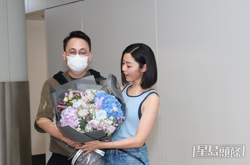 衛詩雅與老公周祉安一同分享這份榮耀。 衛詩雅與老公周祉安一同分享這份榮耀。