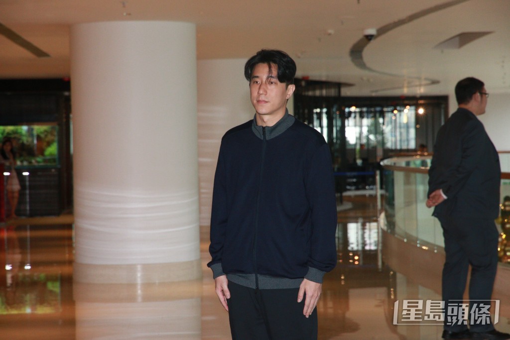 成龍重申兒子做錯事必須承擔後果。