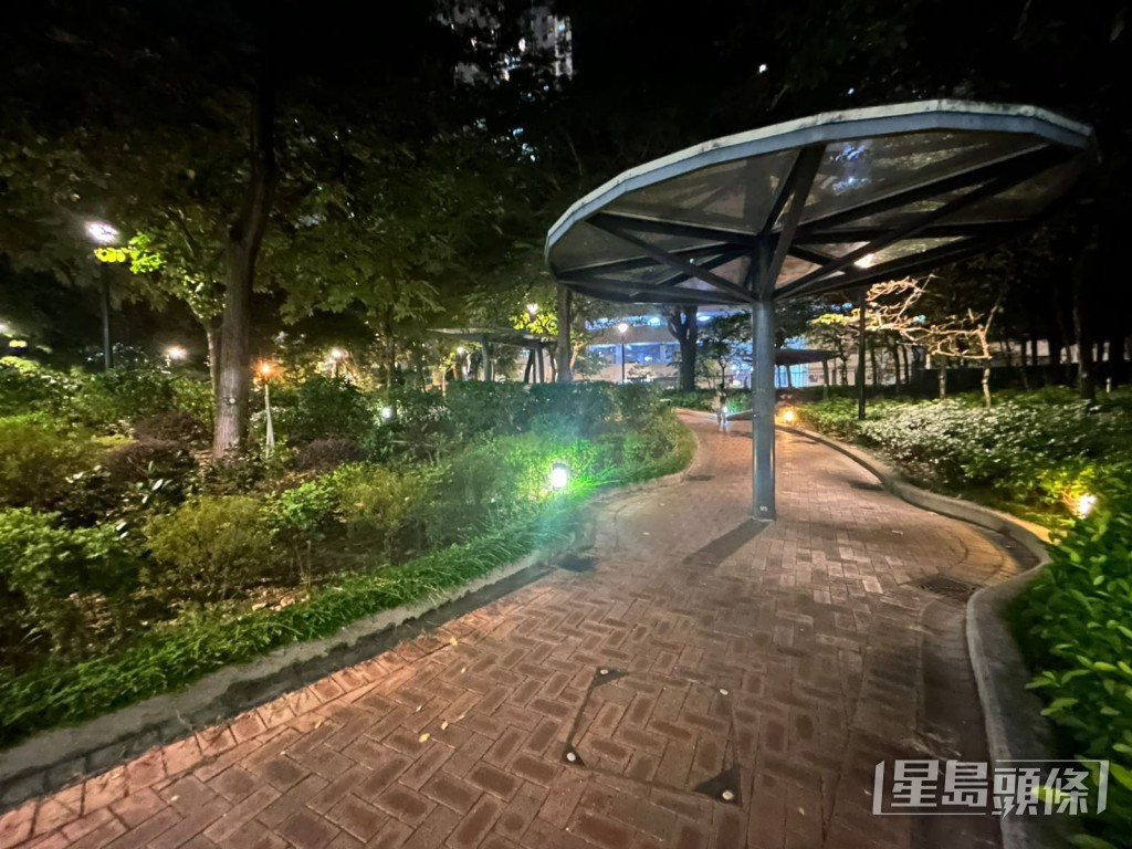 園內未見雜物垃圾堆。