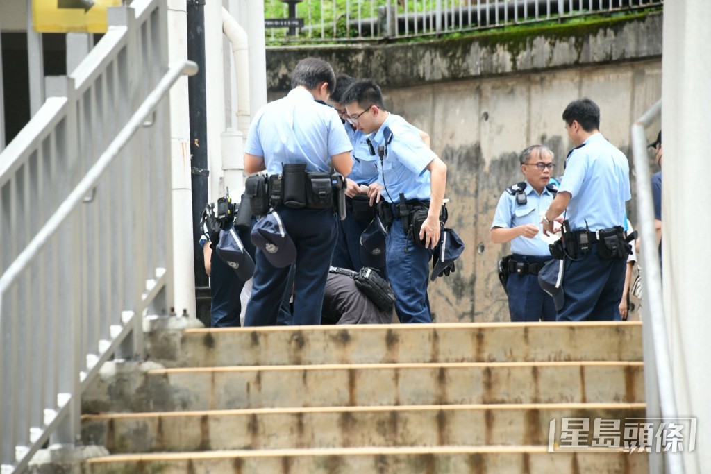 警員到場調查。楊偉亨攝