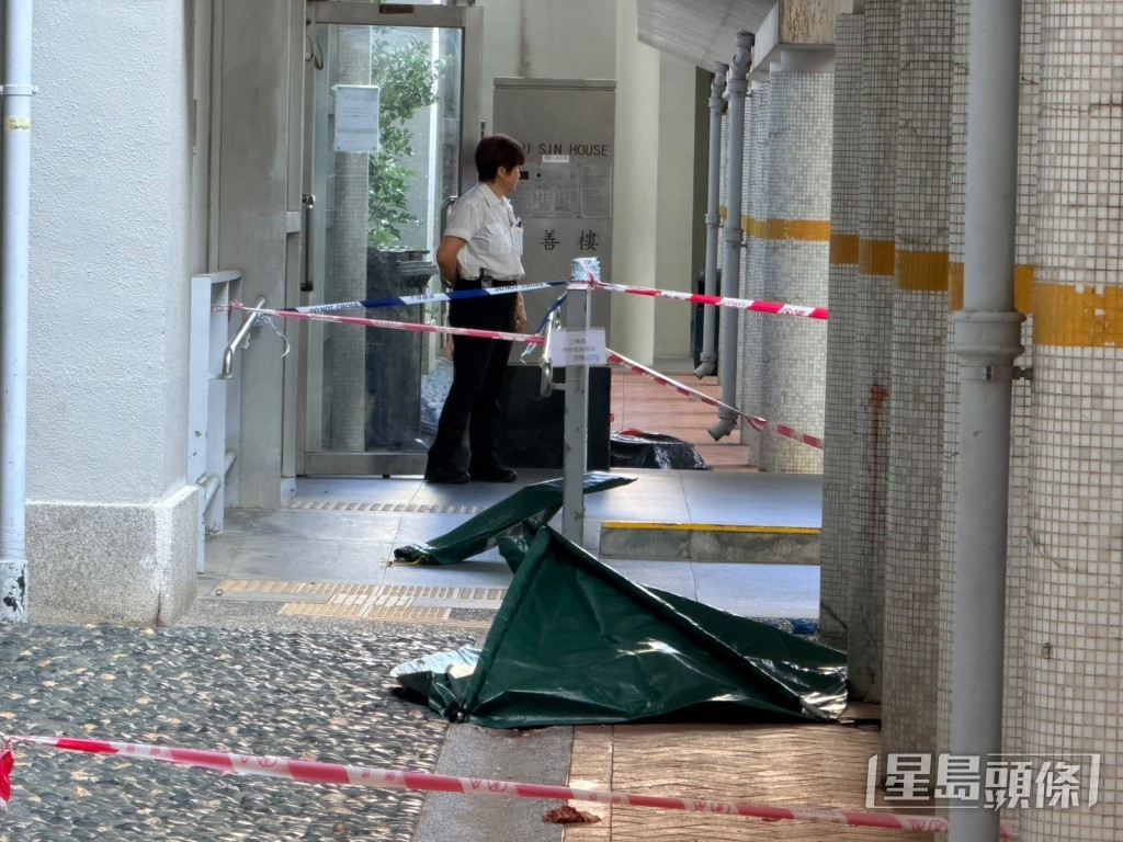 人員經現場檢驗後,證實該名男子已當場不治。 人員經現場檢驗後,證實該名男子已當場不治。