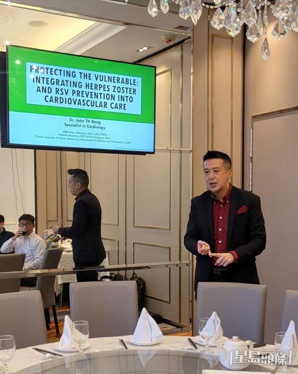 王泰鴻向同業介紹包括人類呼吸道合胞病毒的預防方法。 受訪者提供 王泰鴻向同業介紹包括人類呼吸道合胞病毒的預防方法。 受訪者提供
