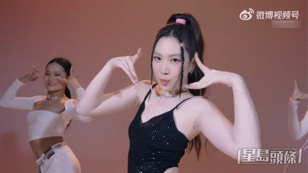 這次專輯8首歌曲甄濟如都有參與創作,當中4首是全英文歌曲。 這次專輯8首歌曲甄濟如都有參與創作,當中4首是全英文歌曲。