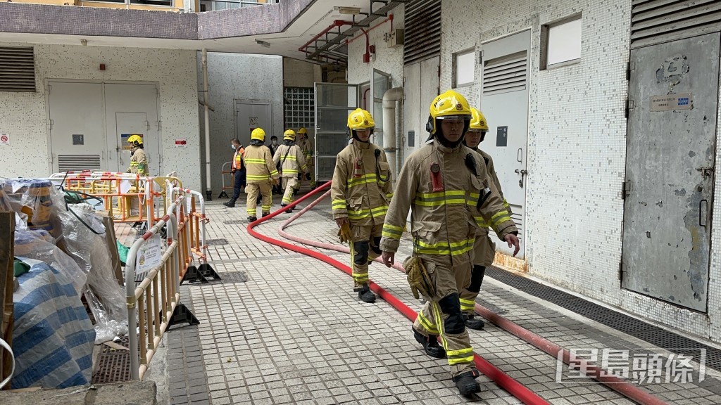 消防到場救熄火警。梁國峰攝