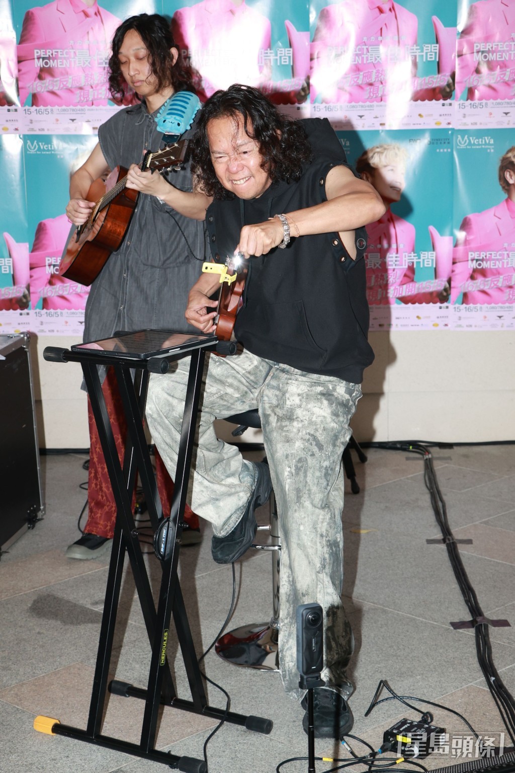 請來鄧建明（Joey）助陣。