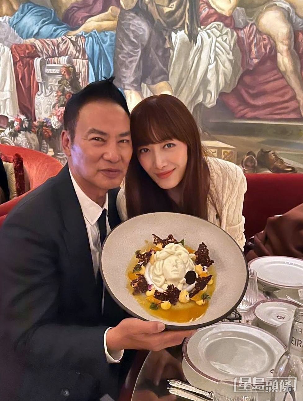 華哥係中模範老公及好爸爸。 華哥係中模範老公及好爸爸。