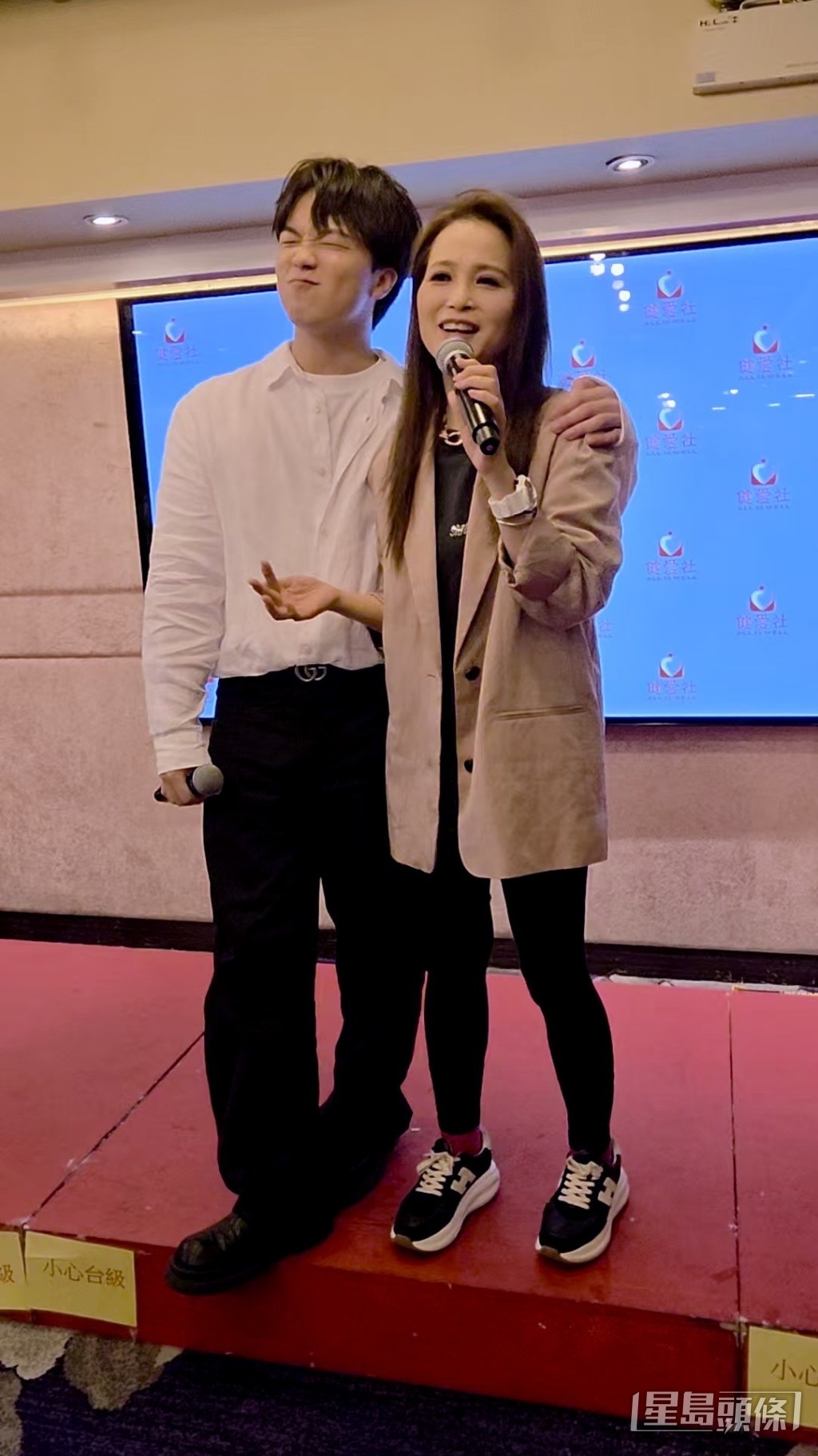 樊亦敏與Rock合唱「你最珍貴」。 樊亦敏與Rock合唱「你最珍貴」。