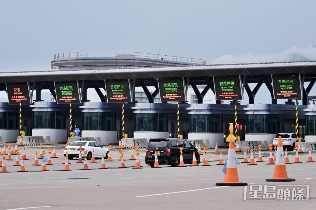 政府正研究向離境私家車徵收「邊境建設費」。資料圖片