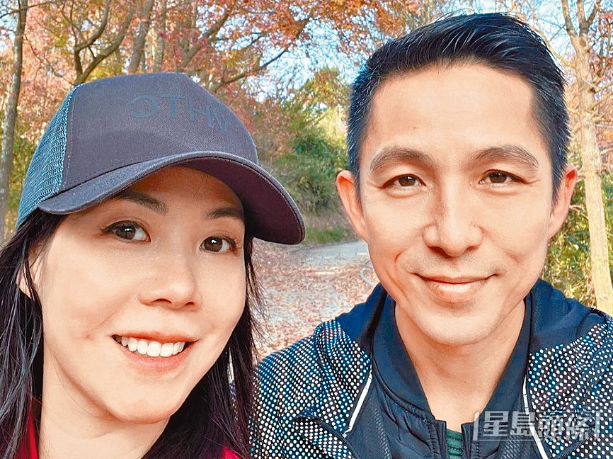 呂麗君早前曾找來一位型男教練練跑,二人素顏自拍合照。 呂麗君早前曾找來一位型男教練練跑,二人素顏自拍合照。