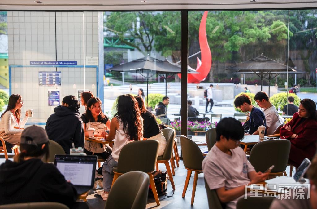 新生代否定犧牲生活質量換取未來。 新生代否定犧牲生活質量換取未來。