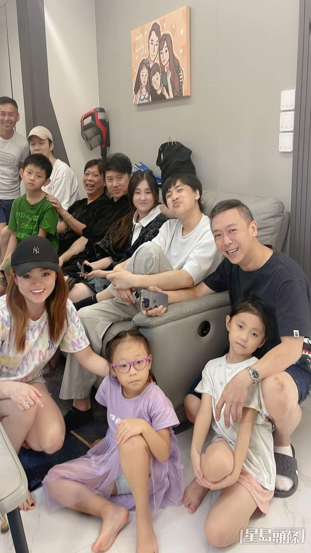 和在港家人相聚。 和在港家人相聚。
