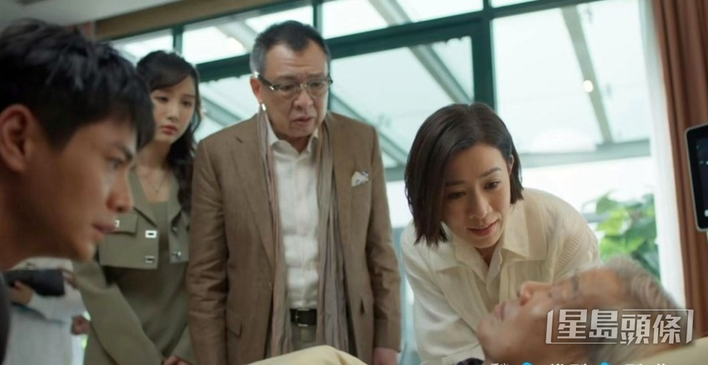 许绍雄在《家族荣耀之继承者》与佘诗曼演父女。