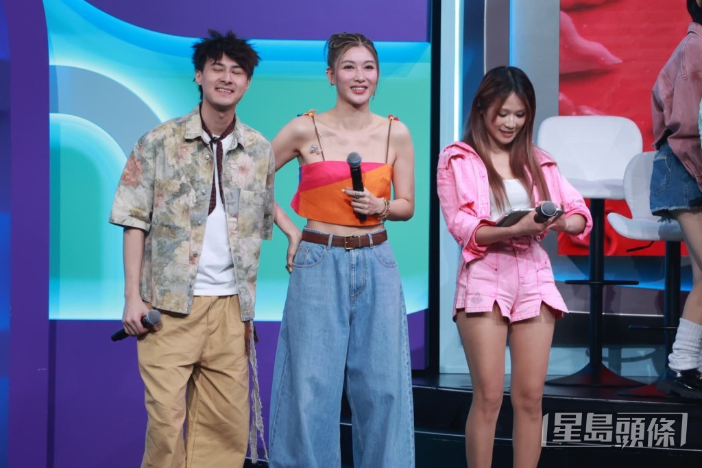 節目上以音樂會友。 節目上以音樂會友。