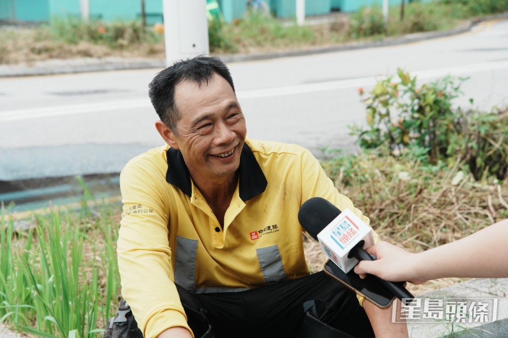 李生坦言，新措施會對煙癮大的工友較為麻煩，因頻繁進出地盤非常耗時。