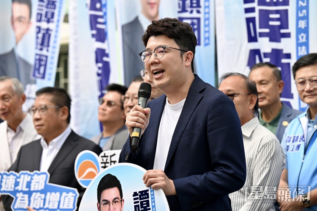 劉國勳讚揚譚鎮國長期在地區服務中表現出色。