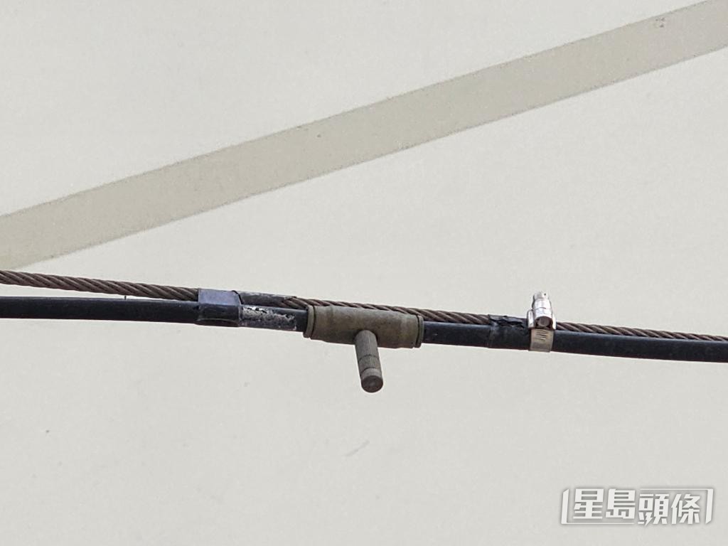 康文署轄下的黃大仙廣場,早於2017年加裝降溫噴霧系統,卻閒置至今。 康文署轄下的黃大仙廣場,早於2017年加裝降溫噴霧系統,卻閒置至今。