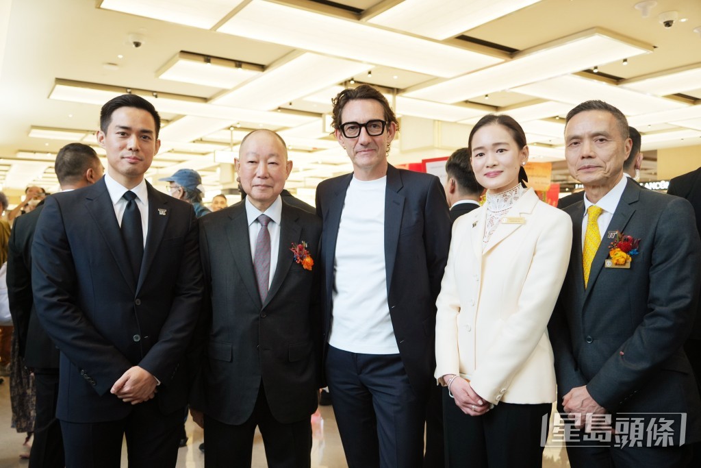 劉今蟾和劉今晨是爸爸劉鑾鴻的得力助手。