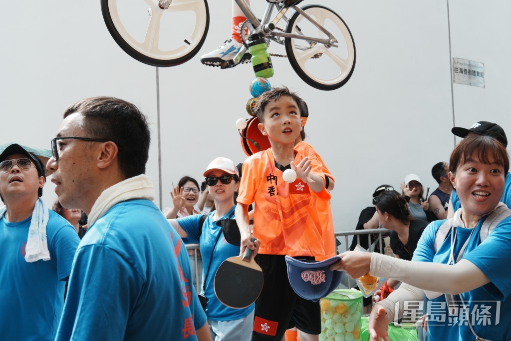 今年香港運動員成績彪炳，多名色芯扮演港隊運動員。