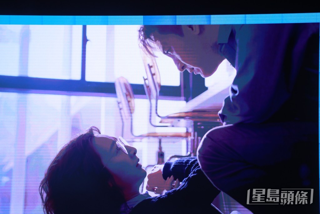 馬國明和高海寧主演的《夫妻的博弈》。