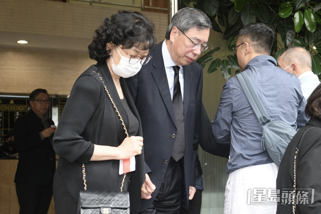 立法會主席梁君彥(中)。 立法會主席梁君彥(中)。