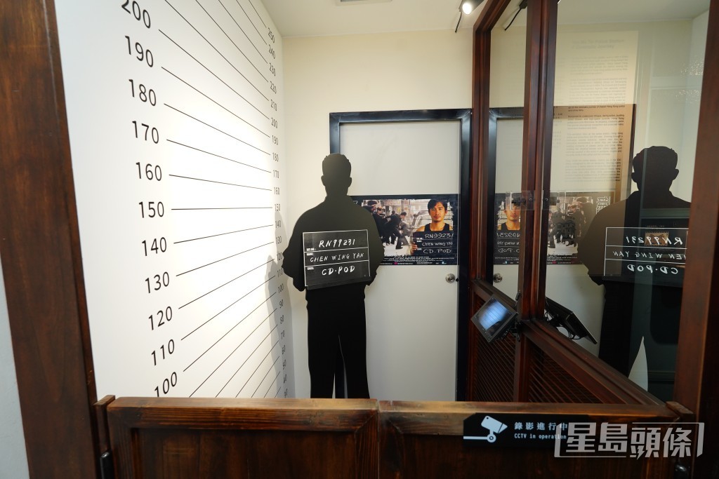 展覽內容豐富，能讓訪客沉浸式重溫香港警匪片的精華片段及著名場面。