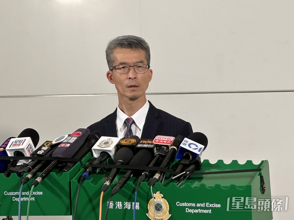海關商品說明調查科首席貿易管制主任郭家駒講述案情。劉漢權攝