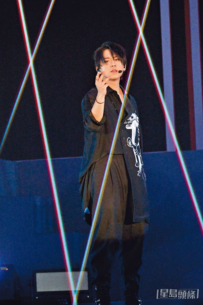 姜濤前年在灣仔會展舉行《MOOV LIVE：Music On The Road音樂會》連唱經典金曲向樂壇前輩致敬，望傳承廣東歌。
