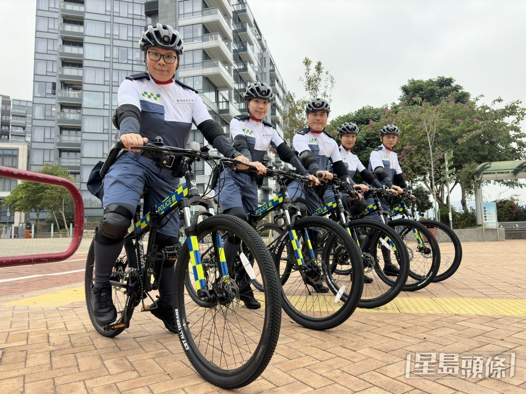 今日首日人員在白石角海濱長廊近科研路，進行單車安全活動宣傳及教育。梁國峰攝