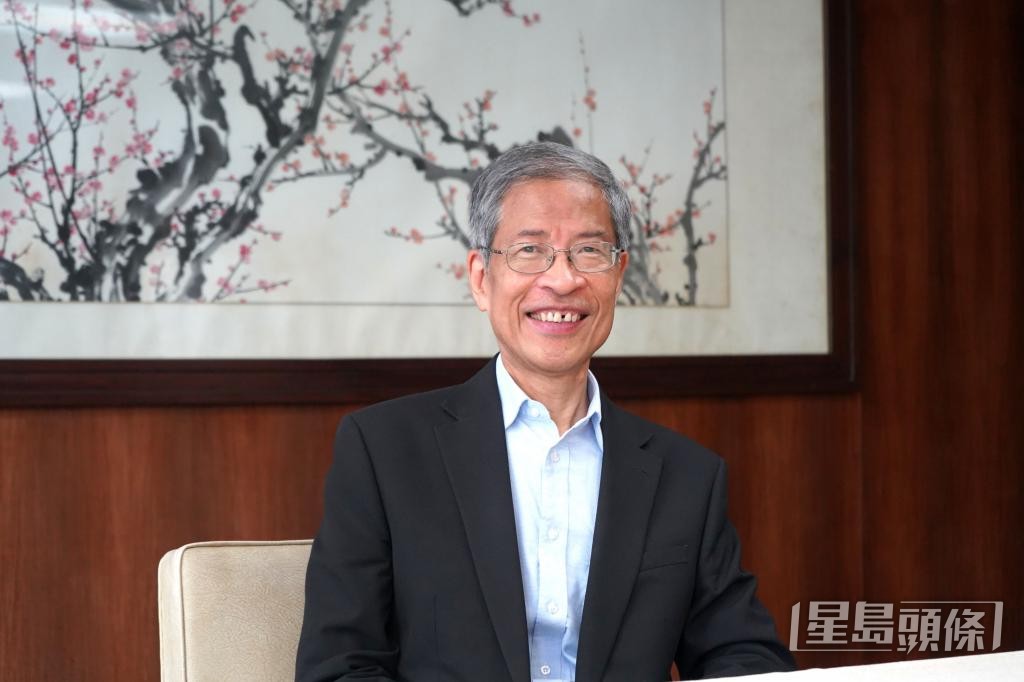 蘇浙公學校長方仲倫指,學生易與外界比較,落差感成壓力來源之一。 蘇浙公學校長方仲倫指,學生易與外界比較,落差感成壓力來源之一。