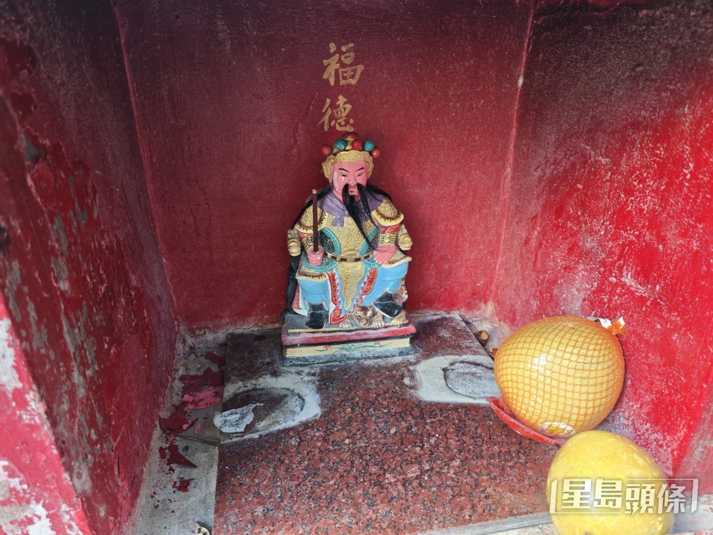 土地公、土地婆不翼而飛。