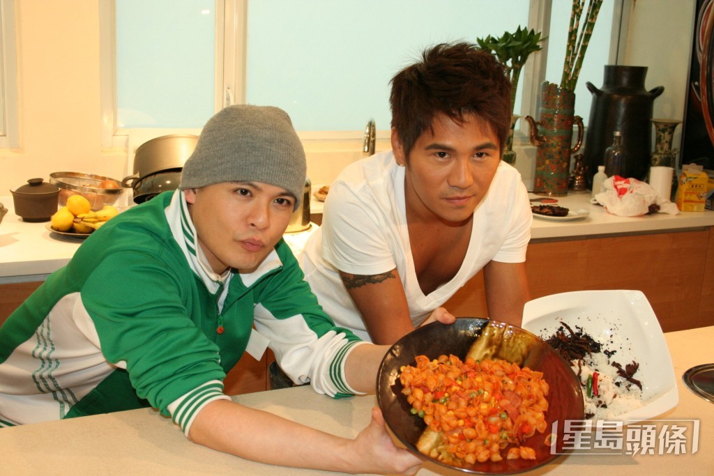曹格2009年和好友側田到夜店玩，醉酒後毆打和飛踢對方下體。