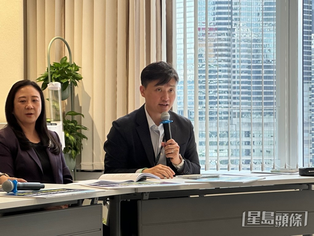 鄭泳舜表示政府可再思考大球場定位,以支援盛事和精英運動。 鄭泳舜表示政府可再思考大球場定位,以支援盛事和精英運動。