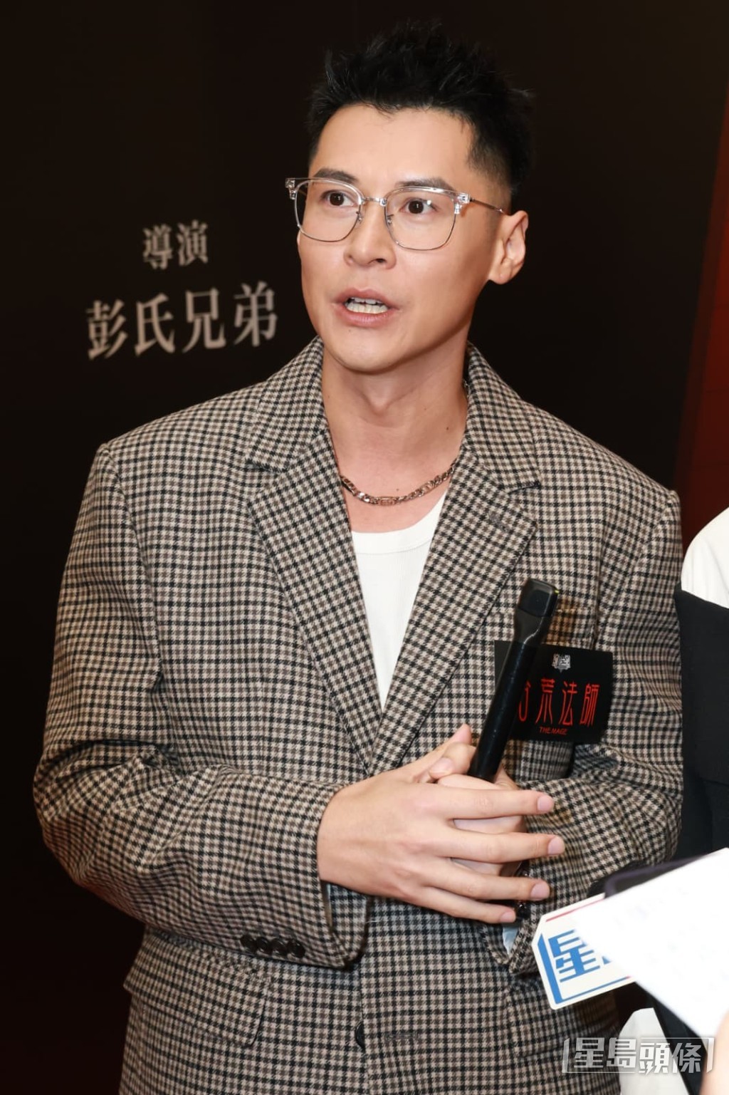 陳家樂指女兒聽新歌冇反應。 陳家樂指女兒聽新歌冇反應。