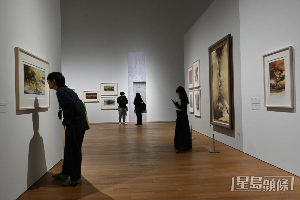 本地近年推出不少與藝術導賞相關的培訓課程。 中新社 