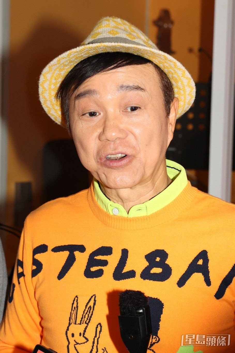 區瑞強稱對英文歌有種情懷,因此在電台節目最少會播一首。 區瑞強稱對英文歌有種情懷,因此在電台節目最少會播一首。