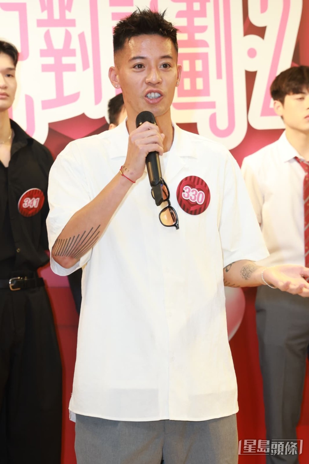 36歲甲組足球員劉梓堅報稱地產經紀，是330號「求愛勇者」。