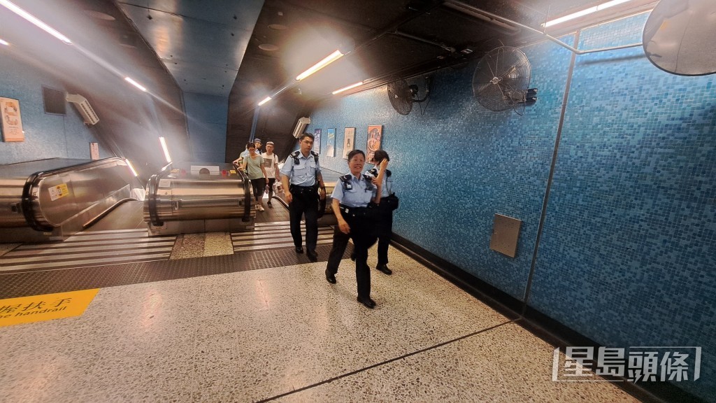 警員到場調查。 警員到場調查。