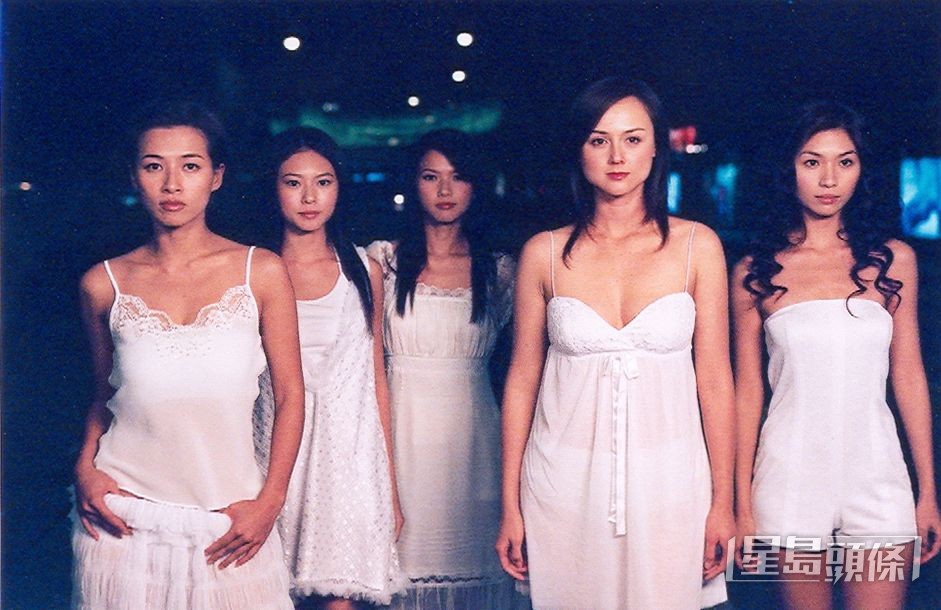 麥家琪、韓君婷、黃泆潼、2R組合拍過電影《精裝追女仔2004》。