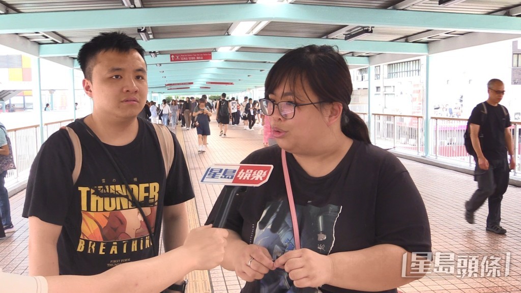市民Marco與同行的Janice都對歌曲《久別重逢》非常有印象。 市民Marco與同行的Janice都對歌曲《久別重逢》非常有印象。
