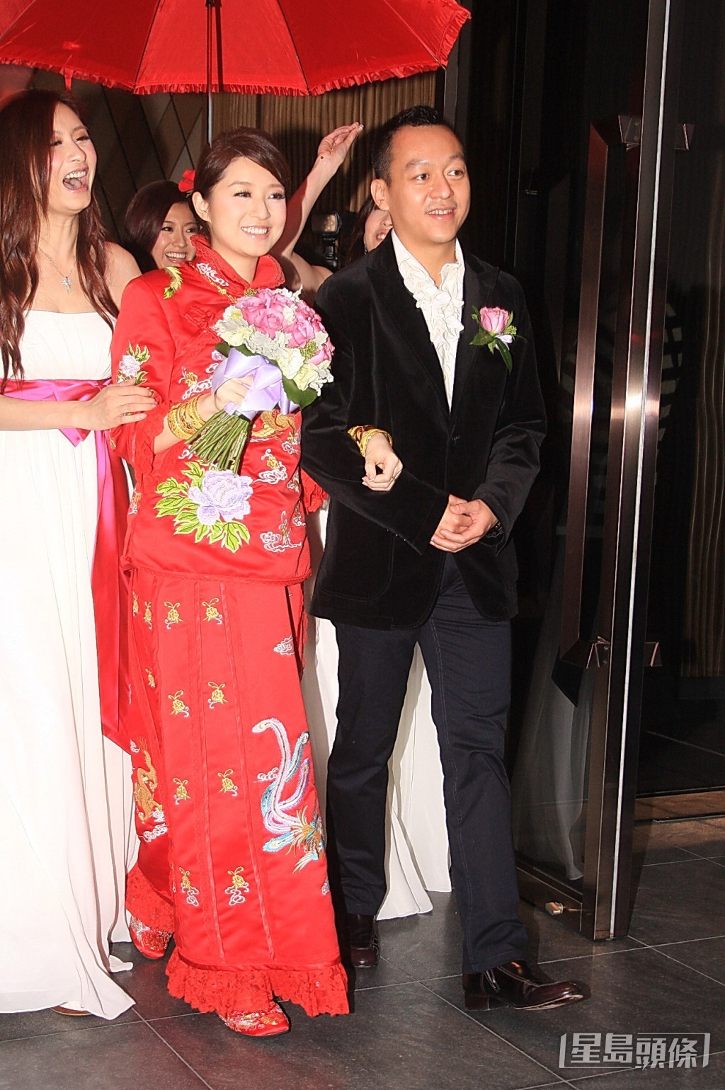 徐淑敏於2009年嫁黃浩。