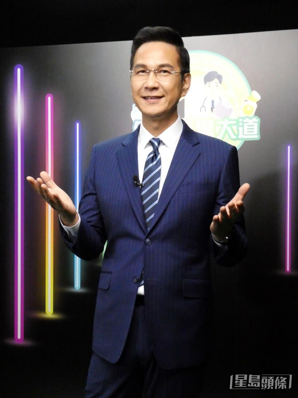 陈启泰走出人生低谷重现欢颜。